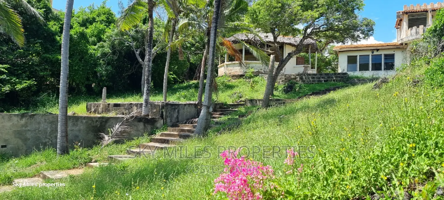Exclusive Serena Beach 2.5-Acre Plot - Sale Pending in Shanzu