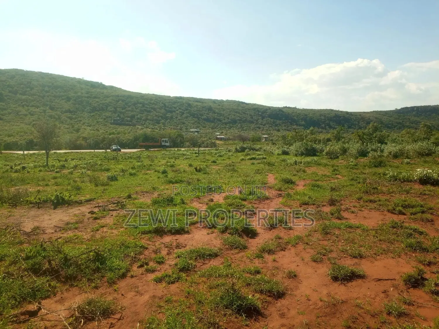 Kimuka's Prime Real Estate: 50*100 Plot for Sale - Don't Miss Out in Kibiku