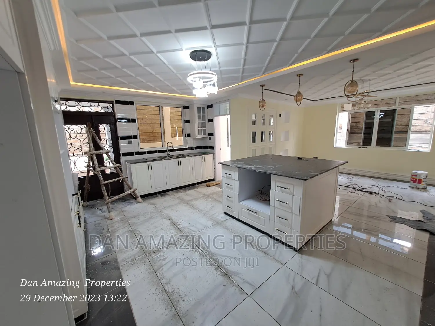 Impressive 6-Bedroom Villa in Ol Keri - For Sale in Ol Keri