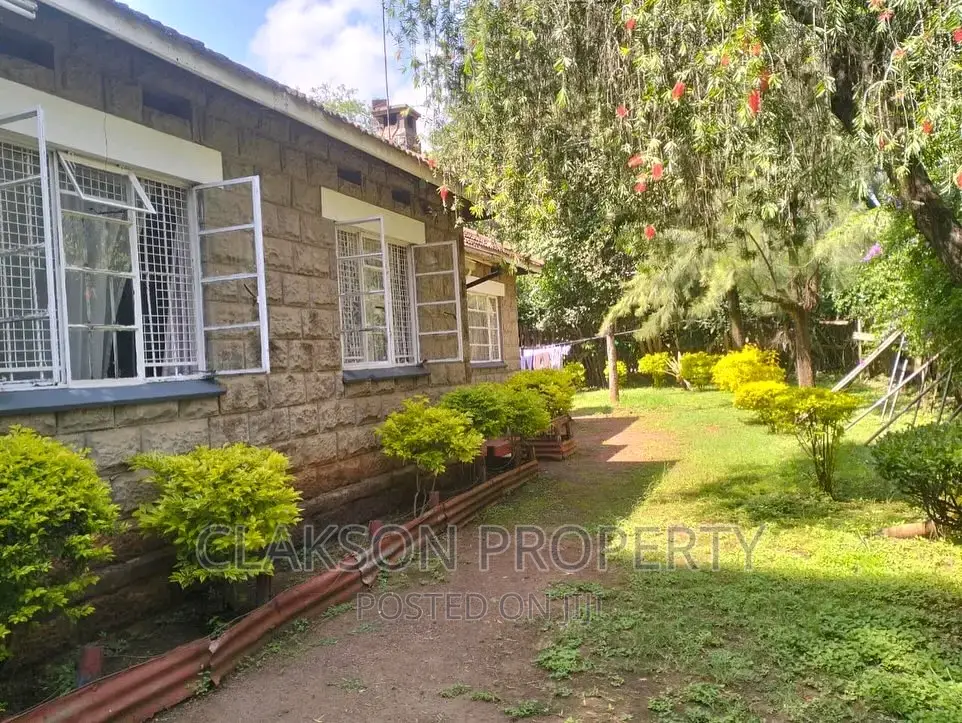 Spacious 3-Bedroom Bungalow in Prestige Woodley Estate for Rent in Woodley Estate