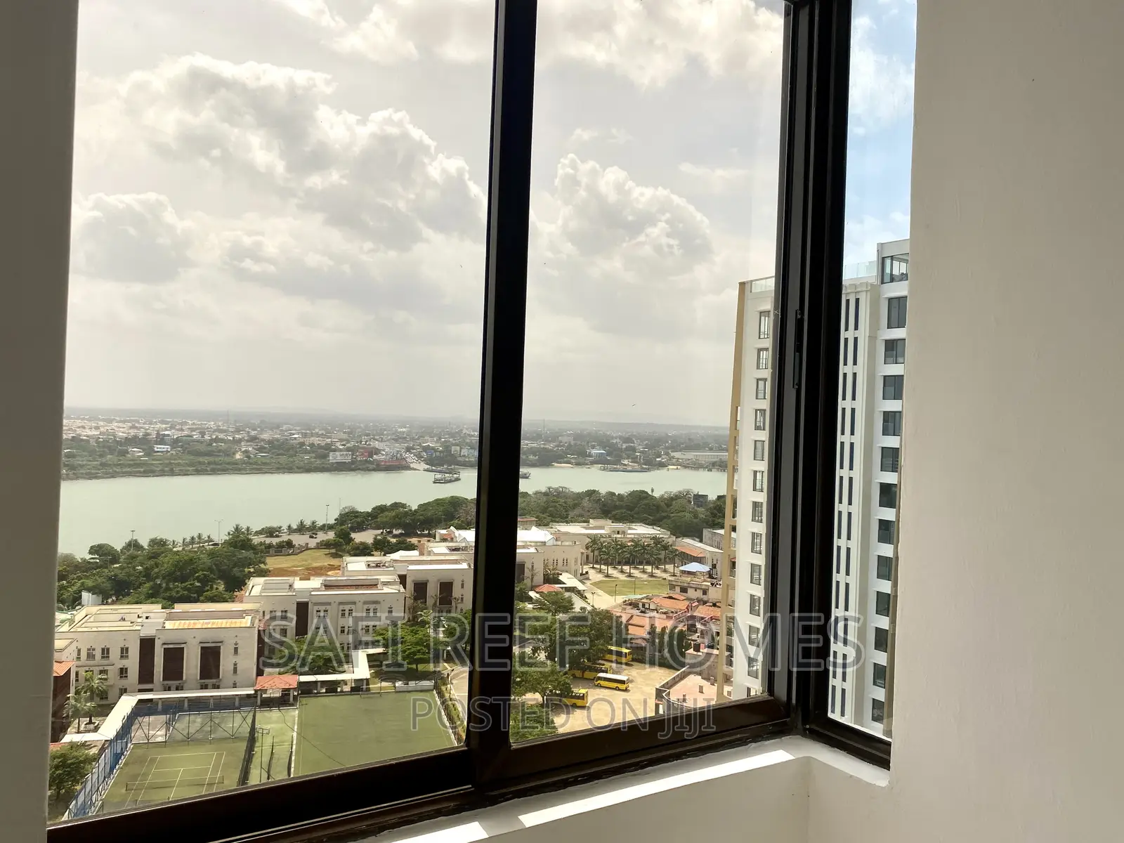 Modern 4-Bedroom Apartment in Kizingo - Perfect for Your Needs in Kizingo