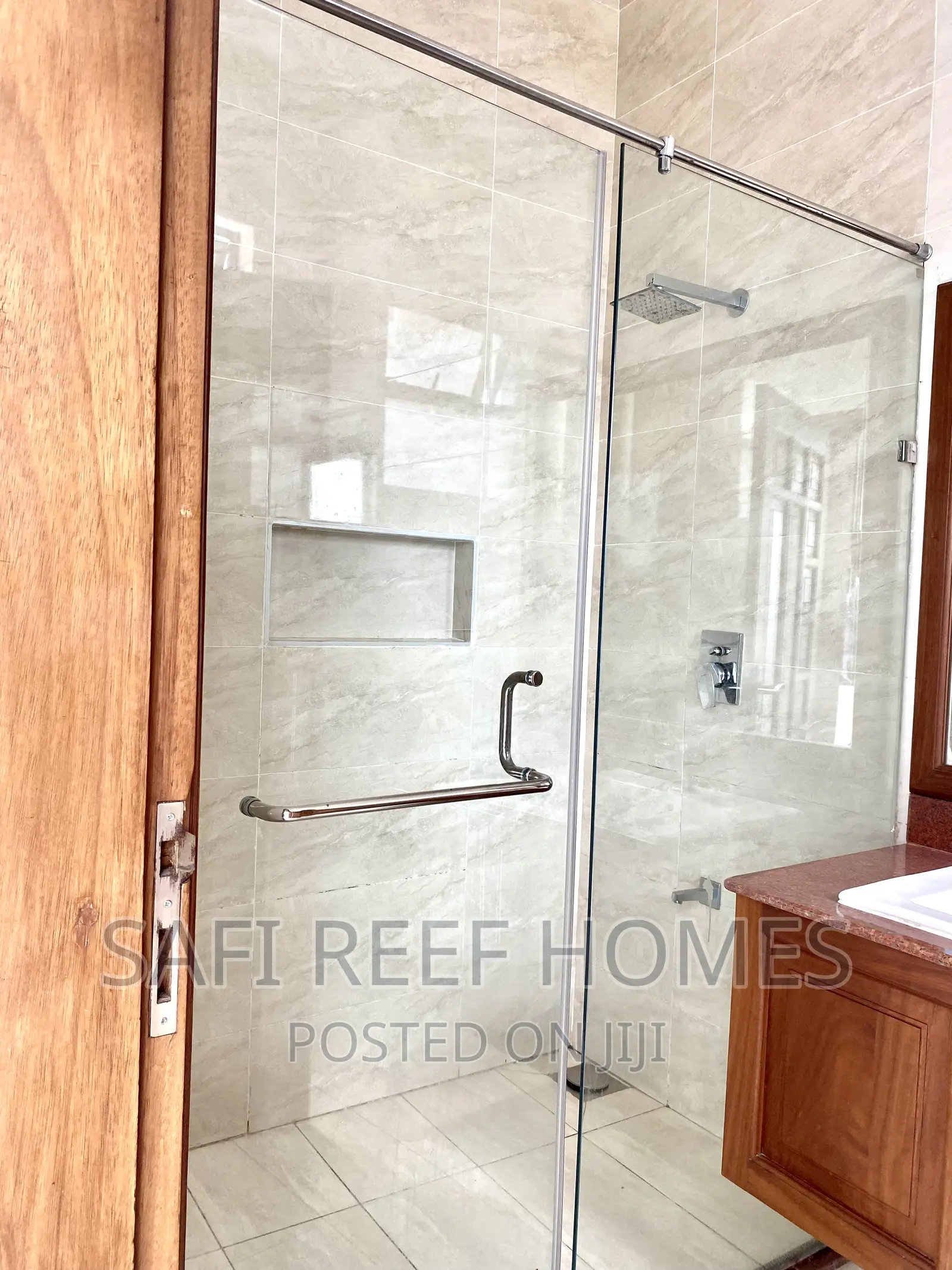 Modern 4-Bedroom Apartment in Kizingo - Perfect for Your Needs in Kizingo