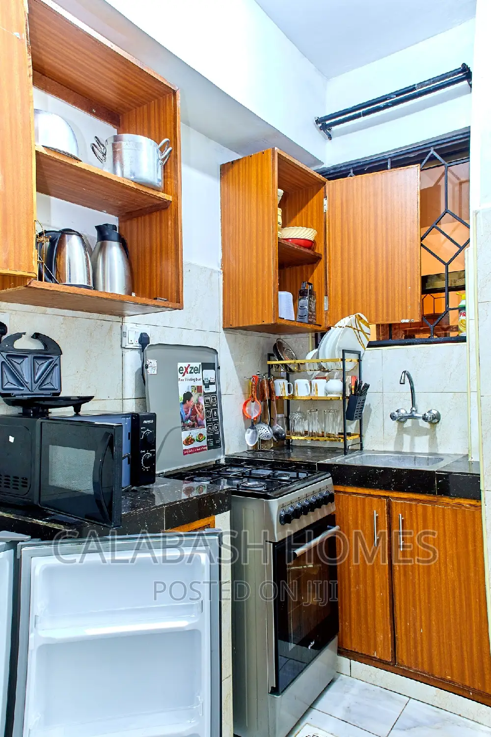 2BR Airbnb on Nyali Rd, VOK - AC, Parking, and a Convenient Location in Bombolulu