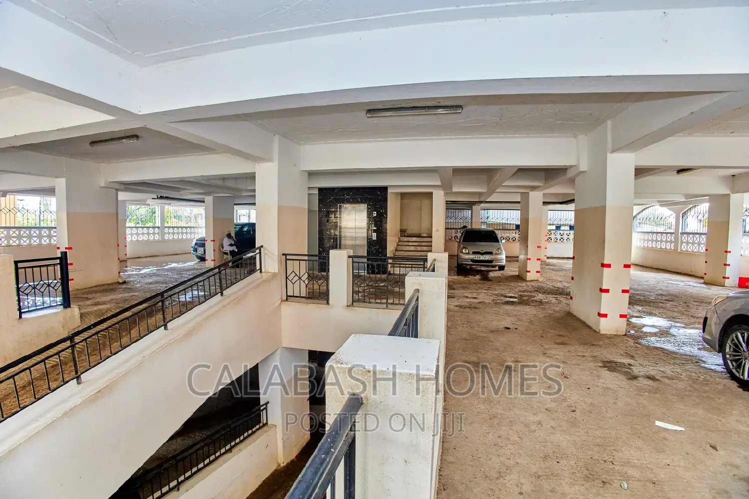 Cozy 1-Bedroom Apartment in Mombasa's VOK Area, Near Nyali Road - Airbnb with AC in Bombolulu