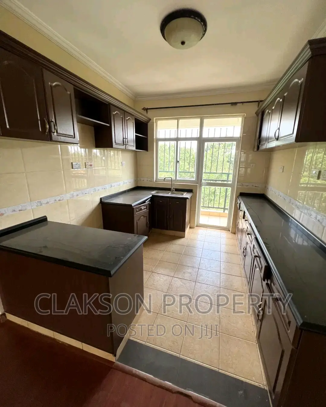 Lavington 3 Bedroom Apartment with Balcony and Views in Lavington