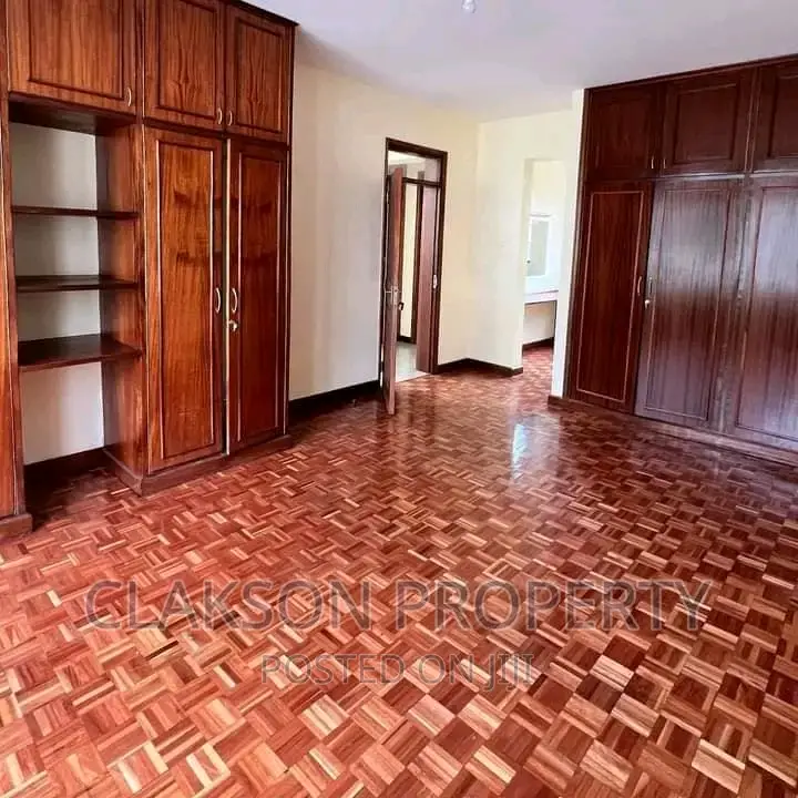 Lavington Terrace Townhouse: 3 Bedrooms, Minimum 2-Year Lease in Lavington