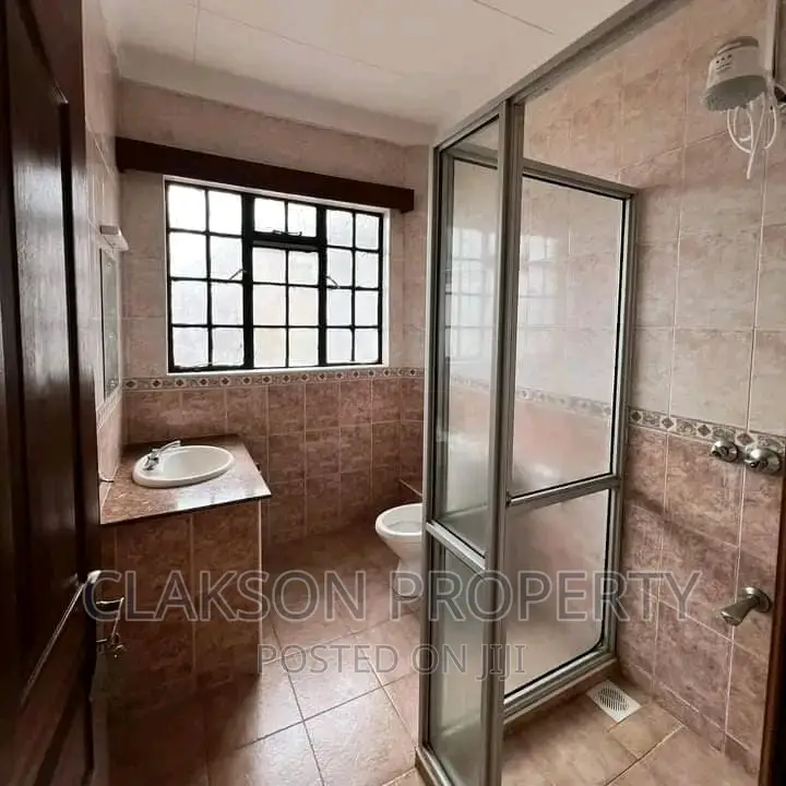 Lavington Terrace Townhouse: 3 Bedrooms, Minimum 2-Year Lease in Lavington