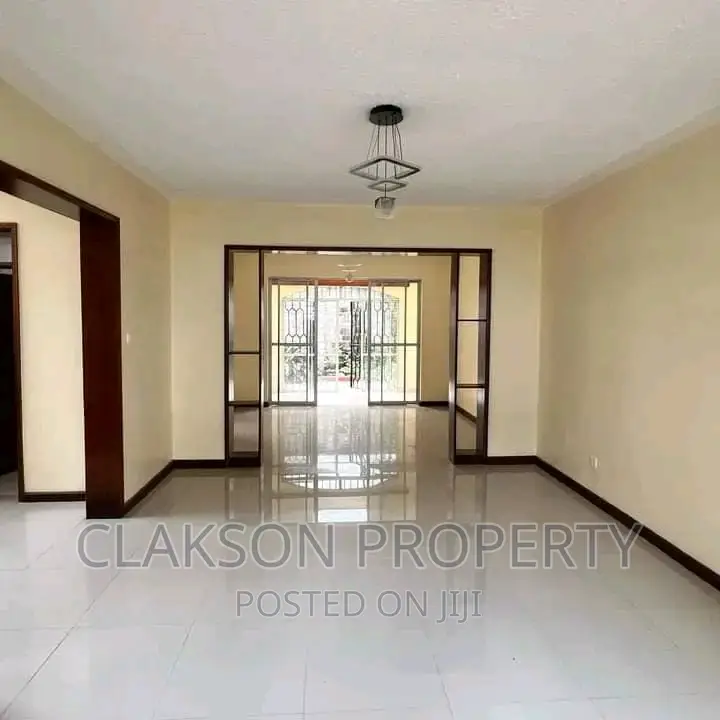 Lavington Terrace Townhouse: 3 Bedrooms, Minimum 2-Year Lease in Lavington