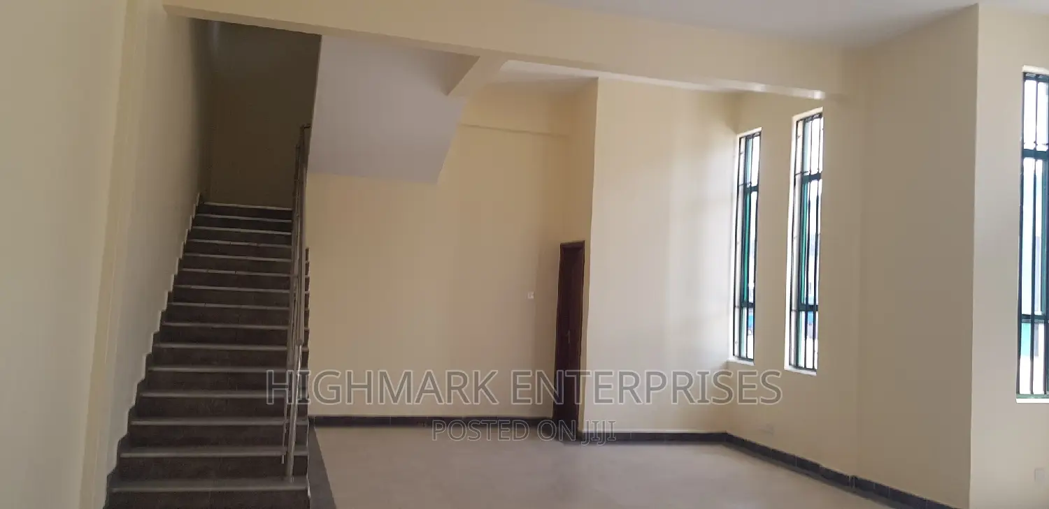 5100 Sq Ft Godown/Warehouse to Rent Now in City Cabanas