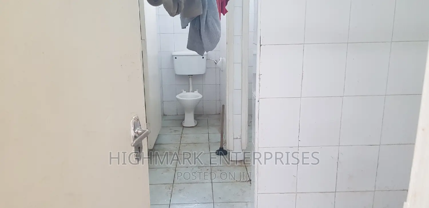 Spacious 10,000 Sq Ft Godown for Rent in Cabanas in City Cabanas