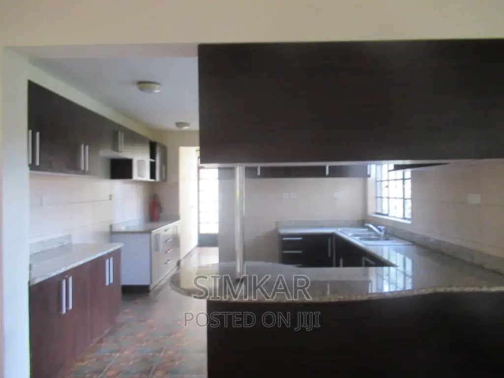 Lavington Estate, Maziwa: 4-Bedroom Villa Available for Purchase in Maziwa