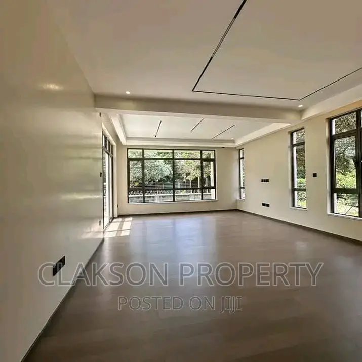 Impressive 6-Bedroom Townhouse/Terrace in Lavington - Up for Sale in Lavington