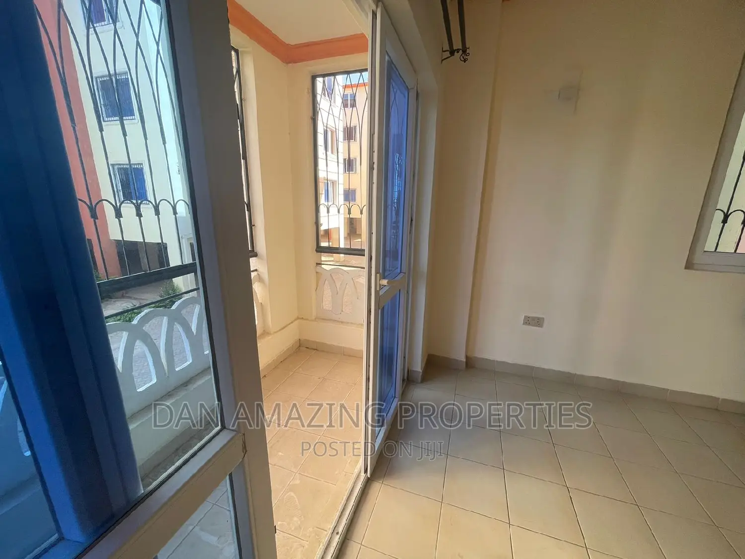 Mtwapa: 3-Bedroom Apartment in Msa with Swimming Pool - For Sale in Mtwapa