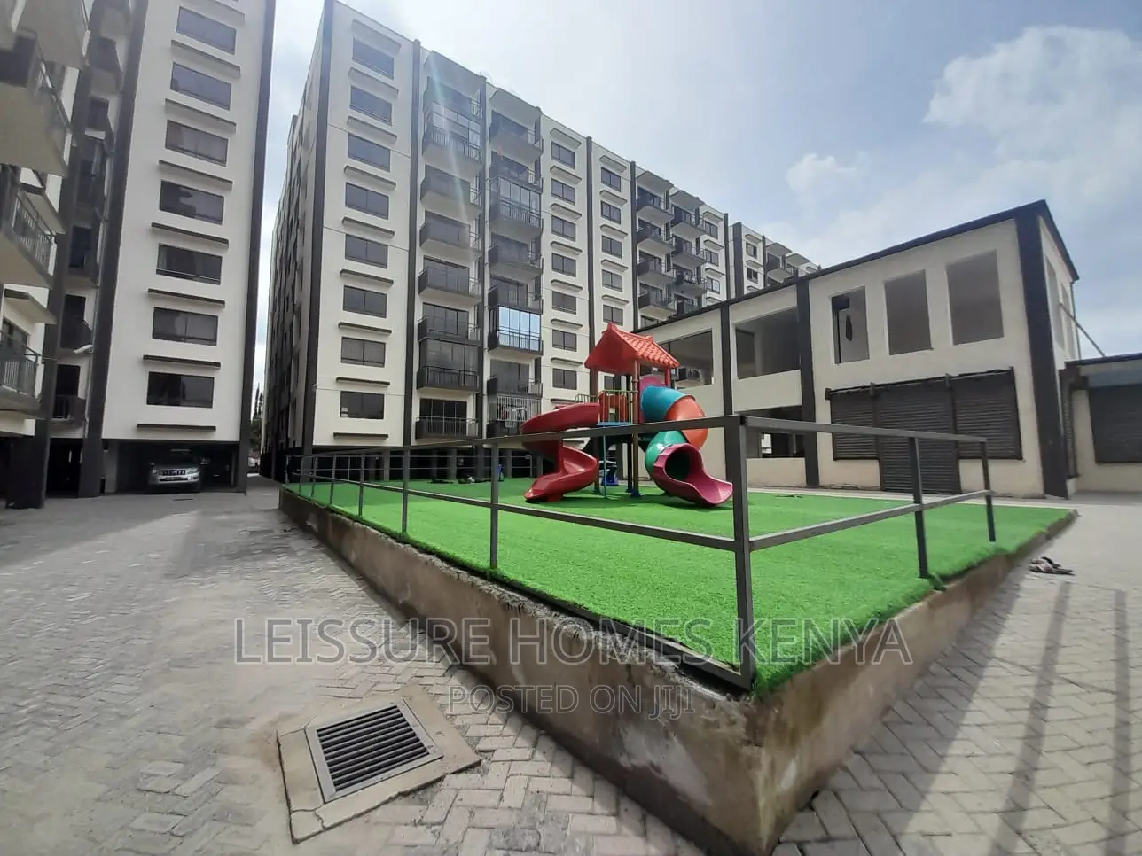 3-Bedroom Flat in Gateway Mall - Perfect Home for Sale Today in Gateway Mall Area