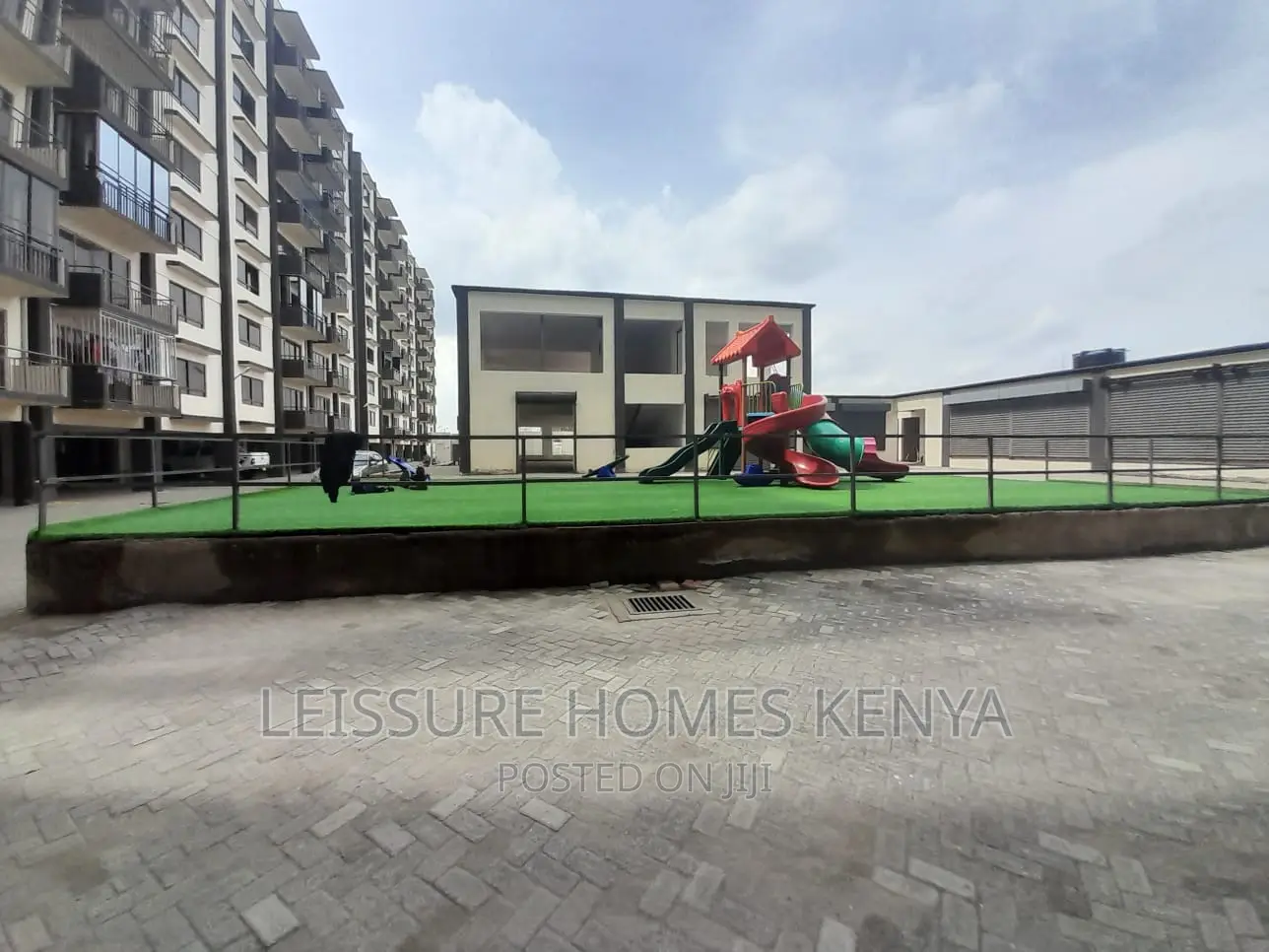 3-Bedroom Flat in Gateway Mall - Perfect Home for Sale Today in Gateway Mall Area