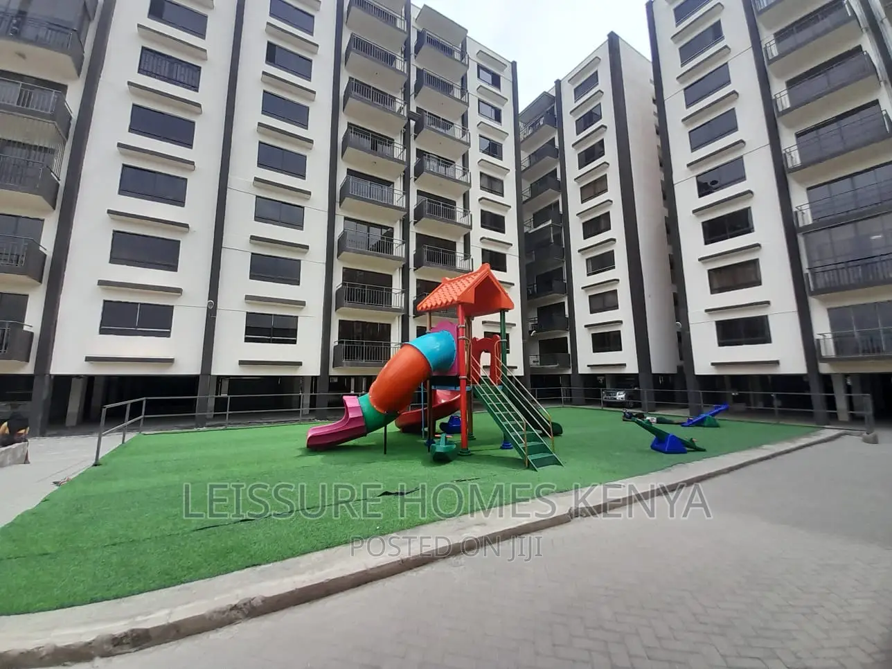 3-Bedroom Flat in Gateway Mall - Perfect Home for Sale Today in Gateway Mall Area