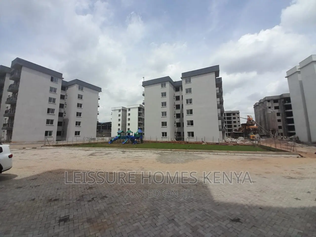3-Bedroom Apartment in Gateway Mall Area - Perfect Home Awaits in Gateway Mall Area