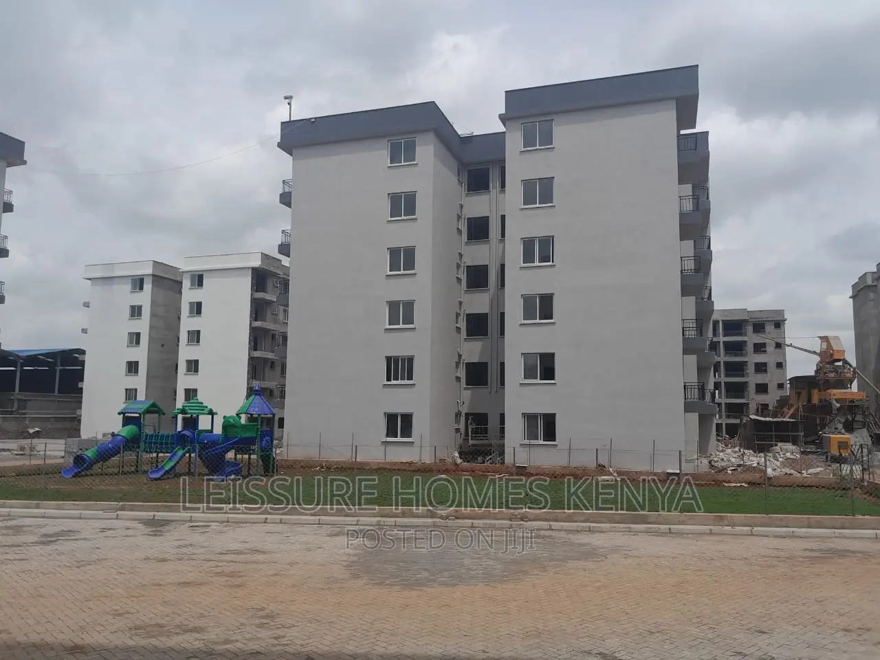 3-Bedroom Apartment in Gateway Mall Area - Perfect Home Awaits in Gateway Mall Area