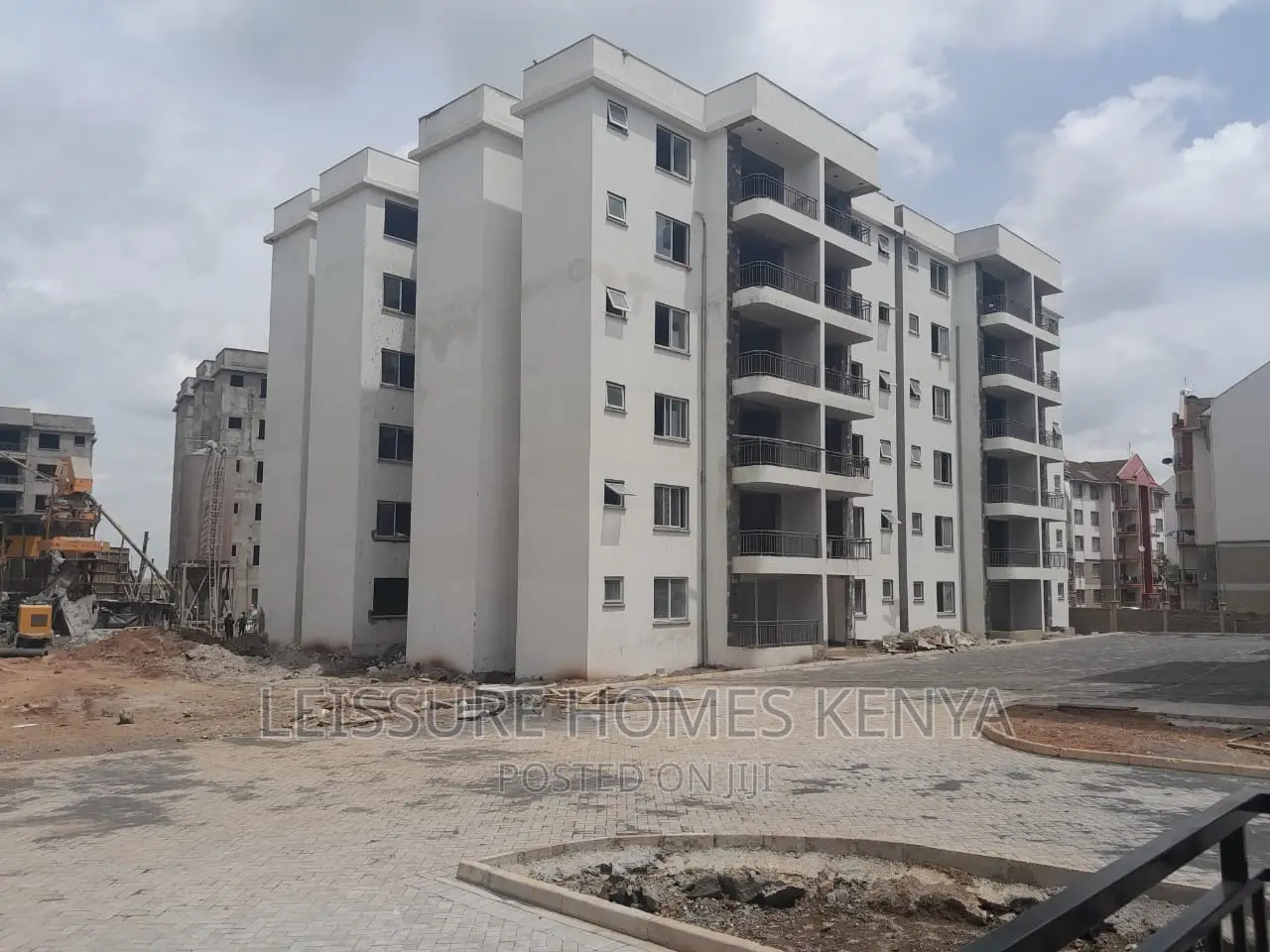 3-Bedroom Apartment in Gateway Mall Area - Perfect Home Awaits in Gateway Mall Area