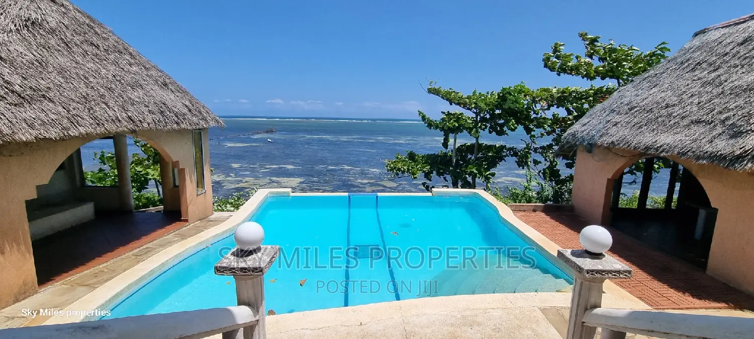 Spacious 4-Bedroom Villa in Kanamai, Kikambala for Sale - Furnished in Kikambala
