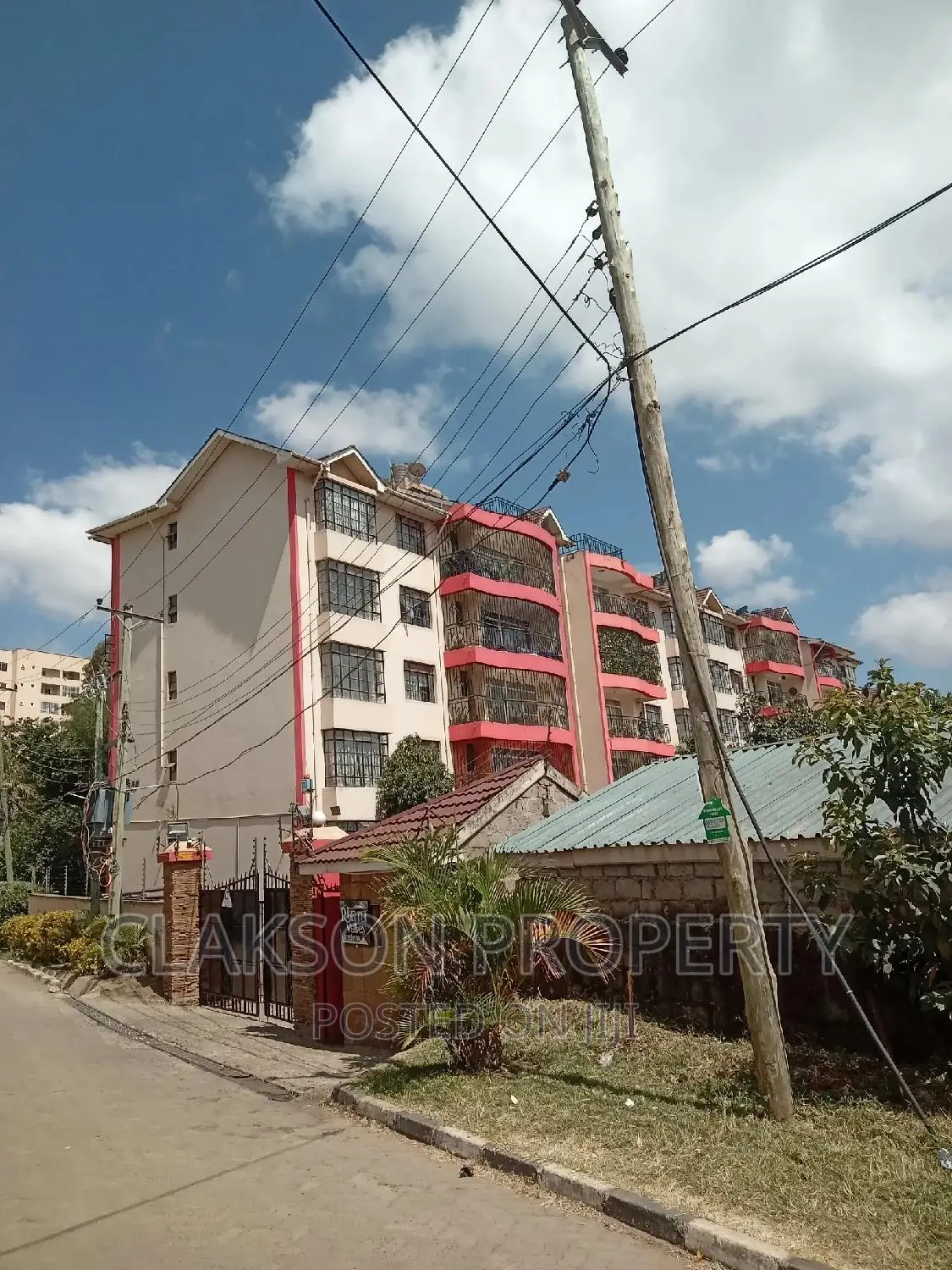 Riara Road, Kilimani - Modern 1-Bedroom Bedsitter for Rent in Kilimani