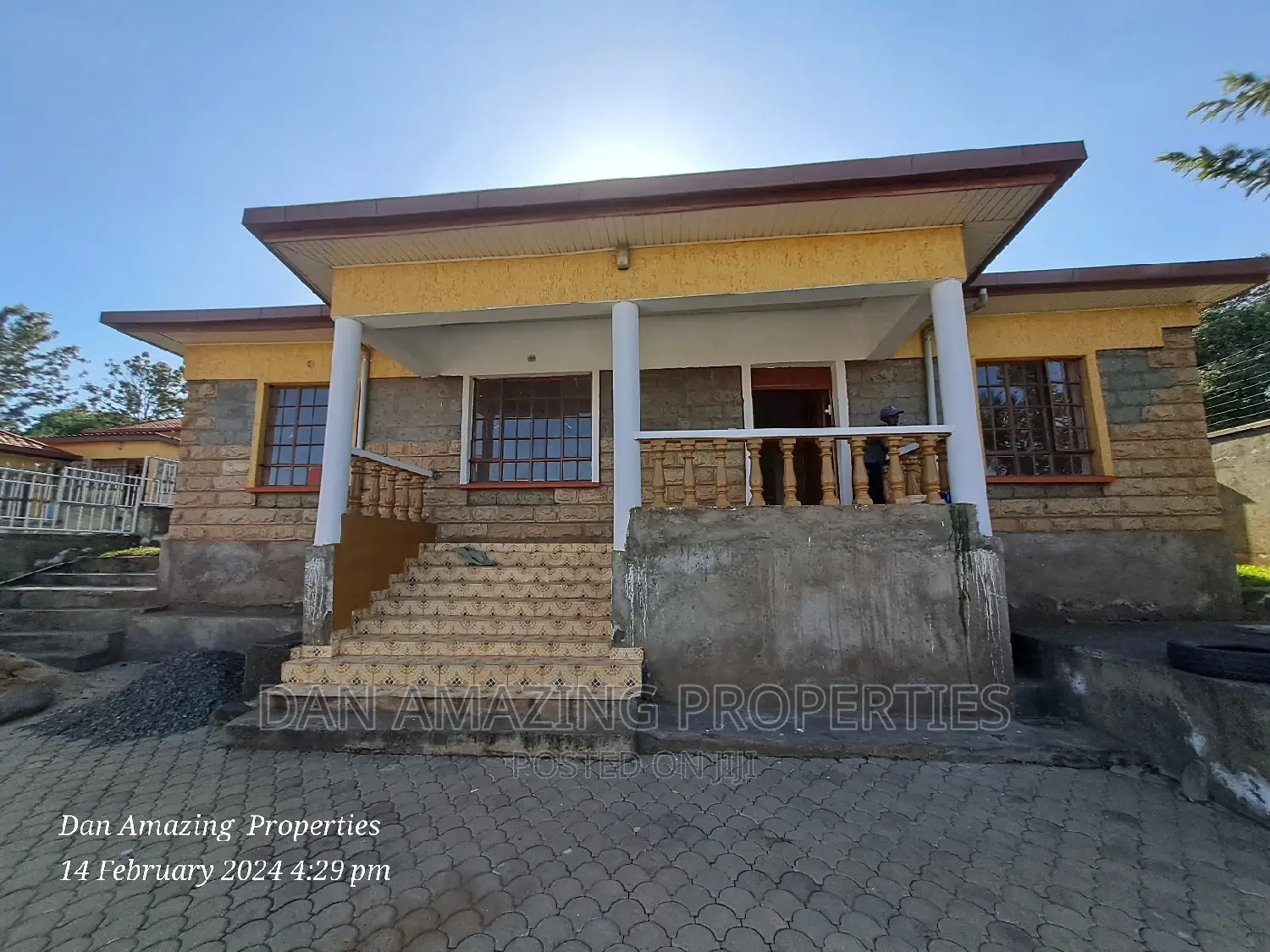 Bungalow with 3 Bedrooms in Sought-After Merisho Meadow in Merisho