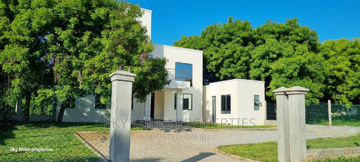 Vipingo: 4-Bedroom Villa in Kuruwitu - For Sale in Vipingo