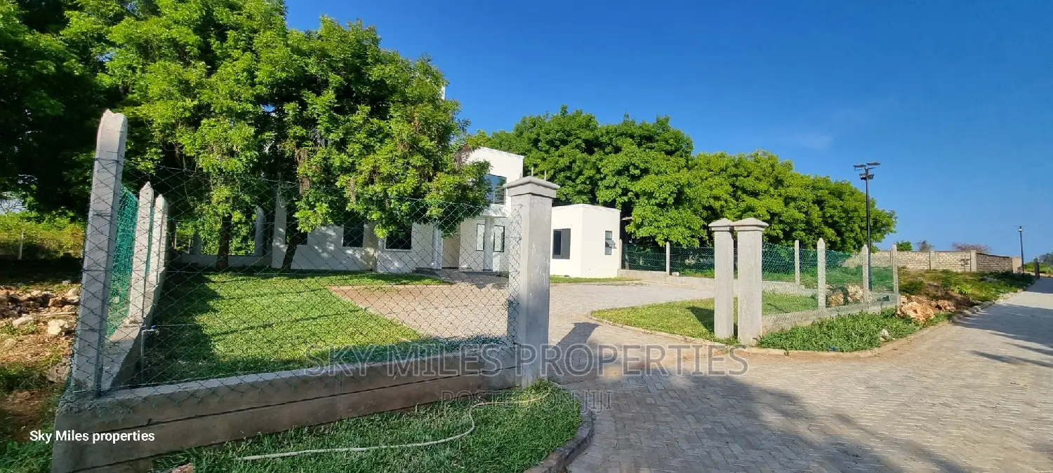 Vipingo: 4-Bedroom Villa in Kuruwitu - For Sale in Vipingo