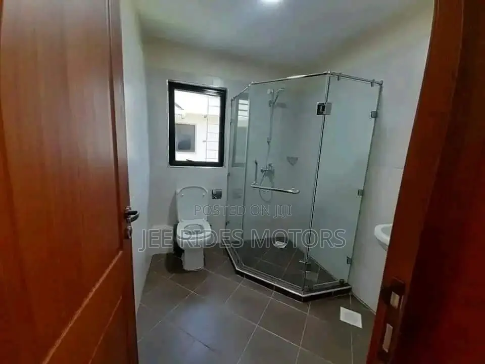 Furnished 5-bedroom Maisonette in Nairobi Central's Gateway Mall up for sale in Nairobi Central