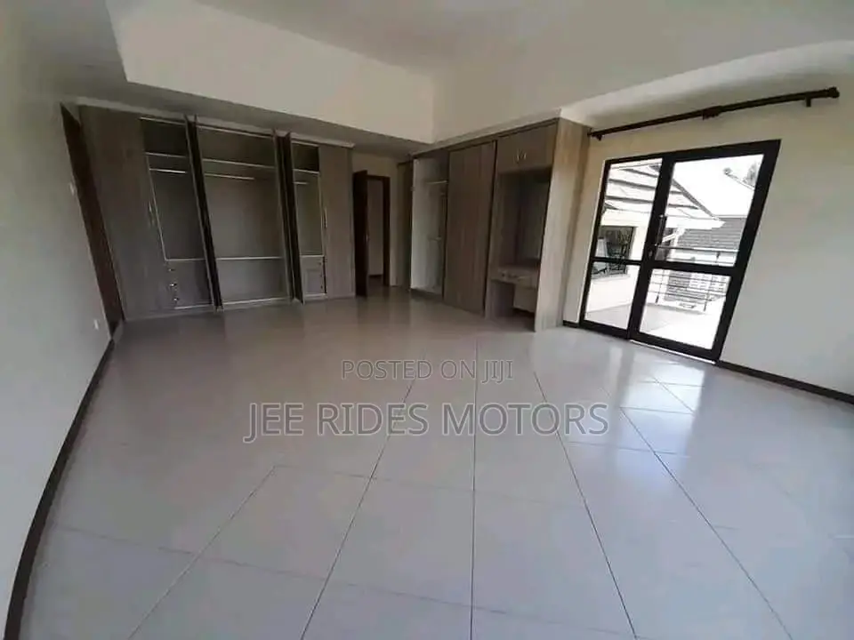 Furnished 5-bedroom Maisonette in Nairobi Central's Gateway Mall up for sale in Nairobi Central
