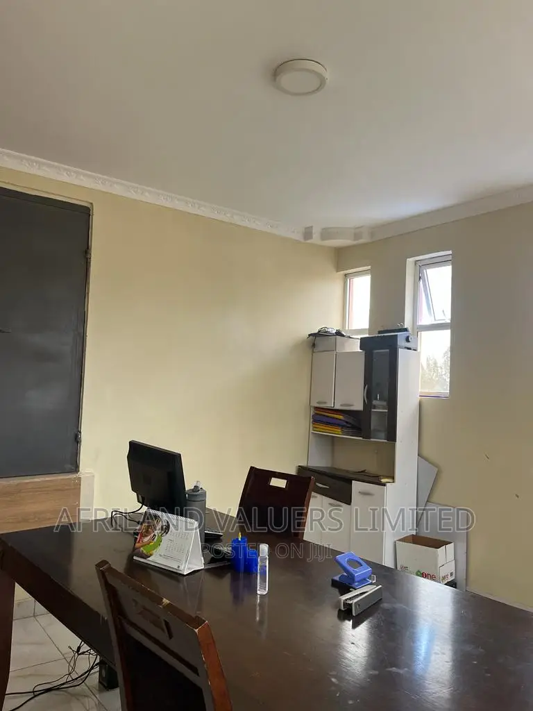 Katani Townhouse Terrace with 4 Bedrooms Available for Purchase in Katani