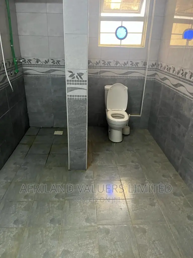 Katani Townhouse Terrace with 4 Bedrooms Available for Purchase in Katani