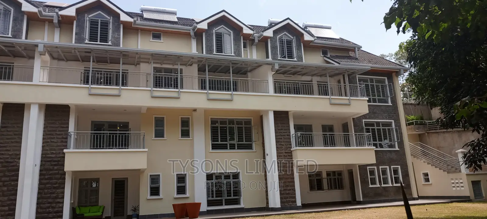 Townhouse with 3 Bedrooms and Terrace for Rent in Runda in Runda