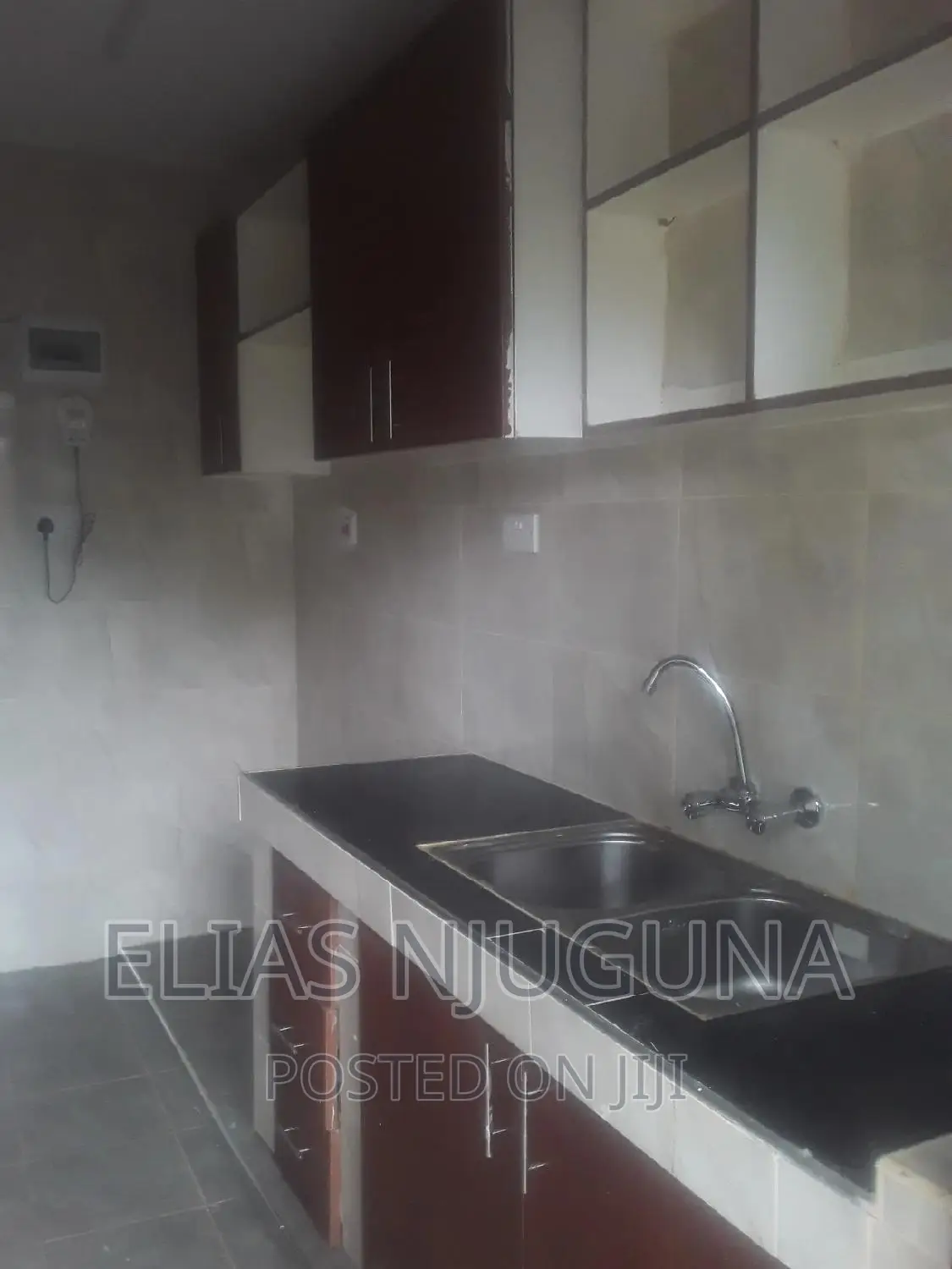 2-Bedroom Apartment in Thome/Safaripark: Perfect for Lease in Roysambu