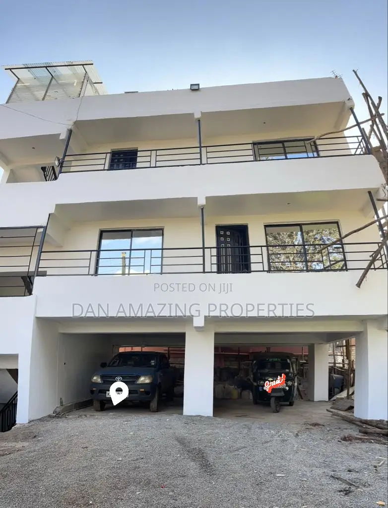 Spacious 6-Bedroom Home with 2 Shops for Sale on Wamakima Rd, Kinoo in Kinoo