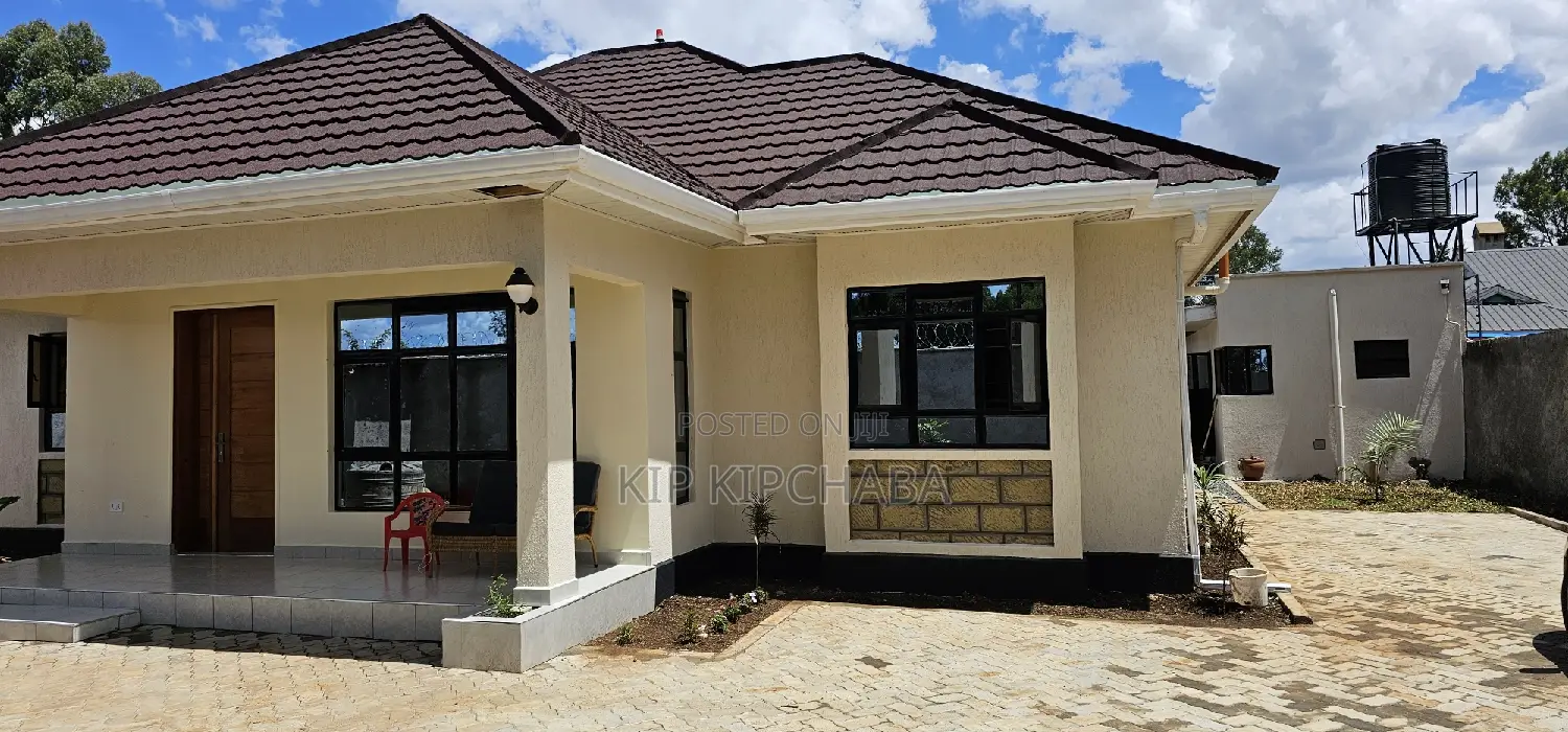 3bdrm Bungalow in Elgonview for sale in Elgon View