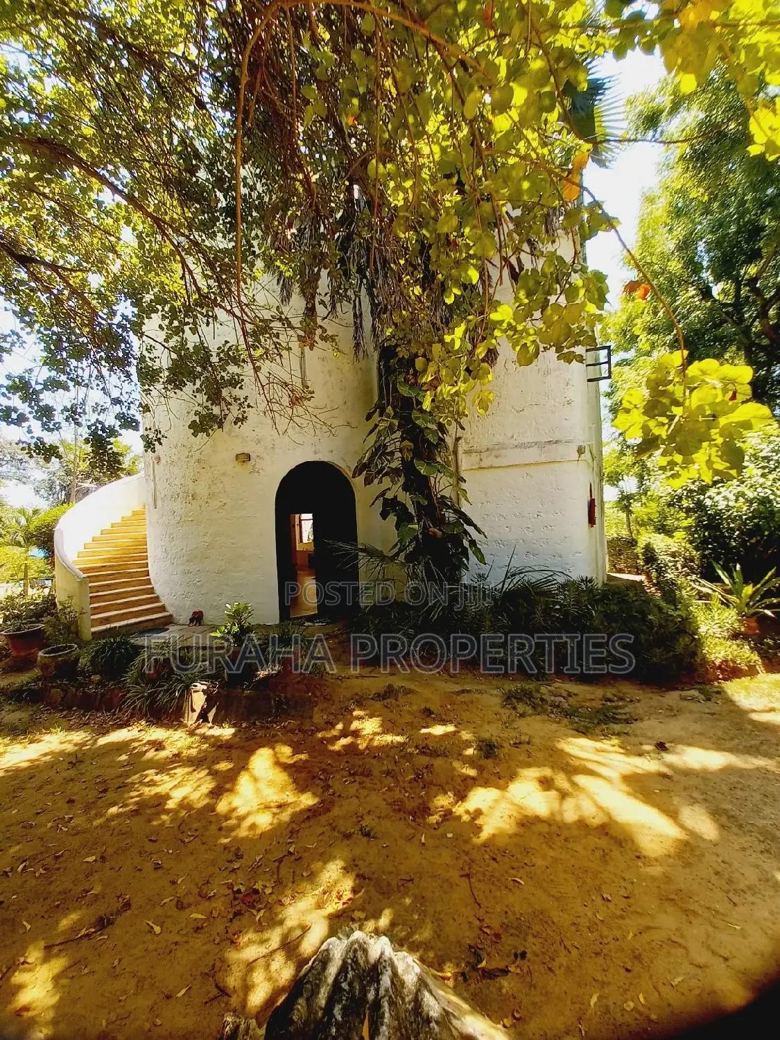 For Sale 8 Acres Creek and 4 BRMS Villa. in Mtwapa