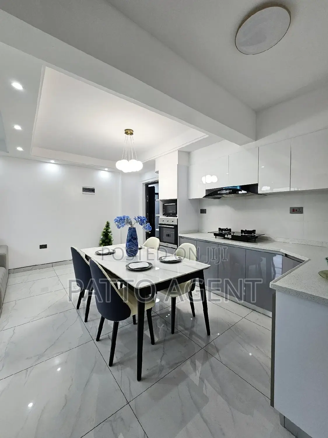 Yaya Centre, Kilimani: 2-Bedroom Apartment Up for Grabs - For Sale in Kilimani