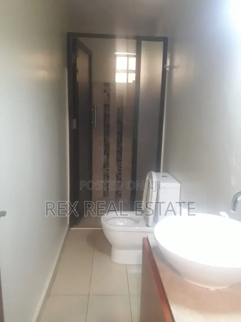5-bedroom Mansion in Exclusive Lavington, Muthangari - For Sale in Muthangari
