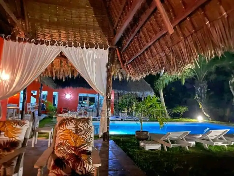 Elegant 9-bedroom villa in Malindi's Kibokoni Residence for sale in Malindi