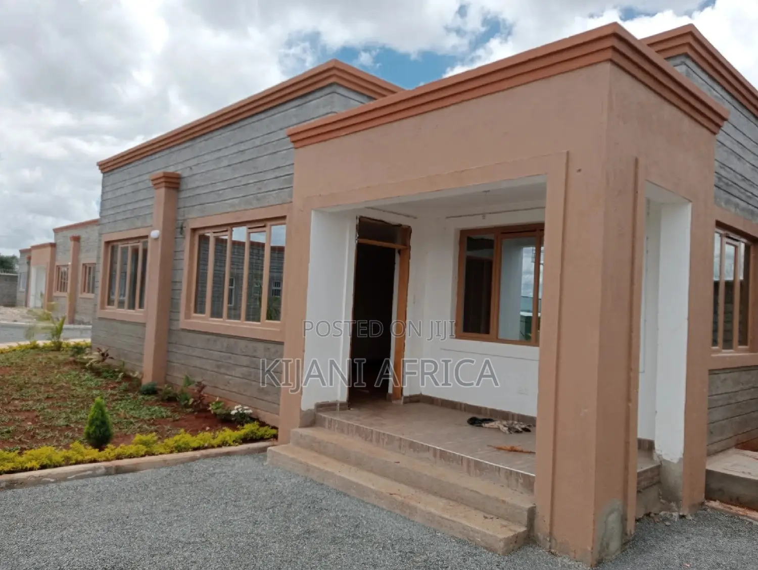 Spacious 3-Bedroom Bungalow for Sale in Joska in Joska
