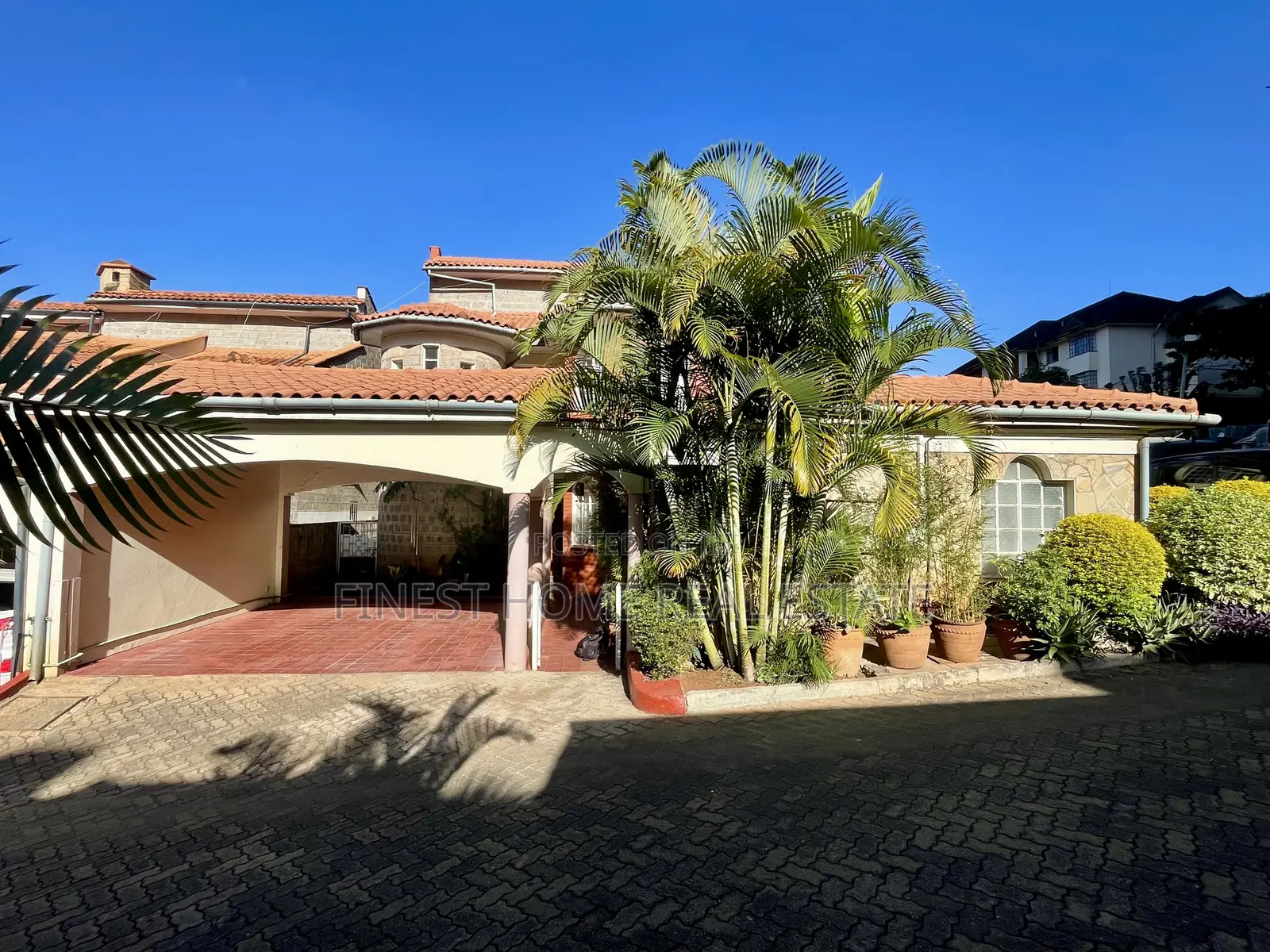 Riverside Drive, Westlands: 5-Bedroom Townhouse/Terrace Up for Sale in Riverside Drive