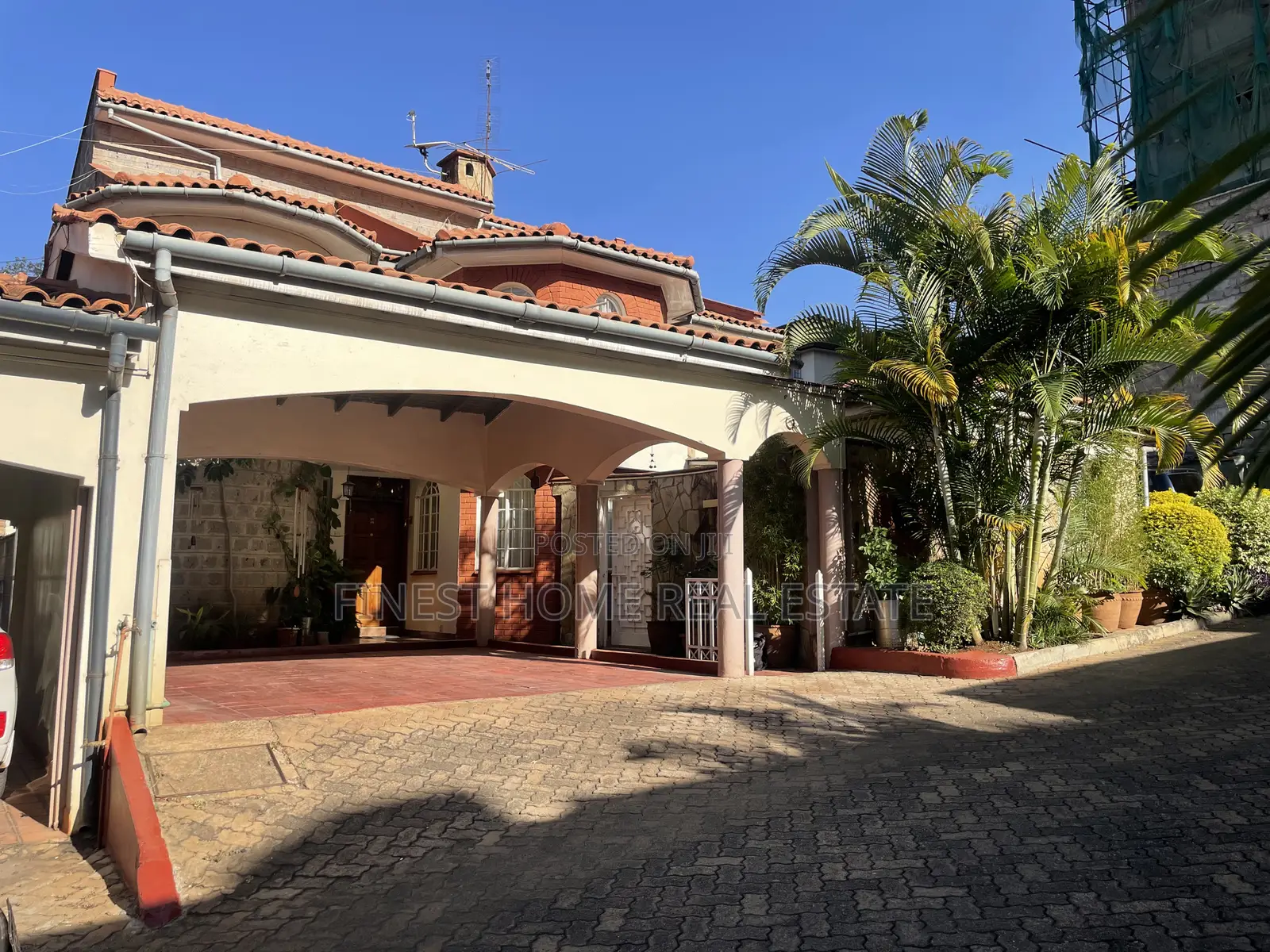 Riverside Drive, Westlands: 5-Bedroom Townhouse/Terrace Up for Sale in Riverside Drive