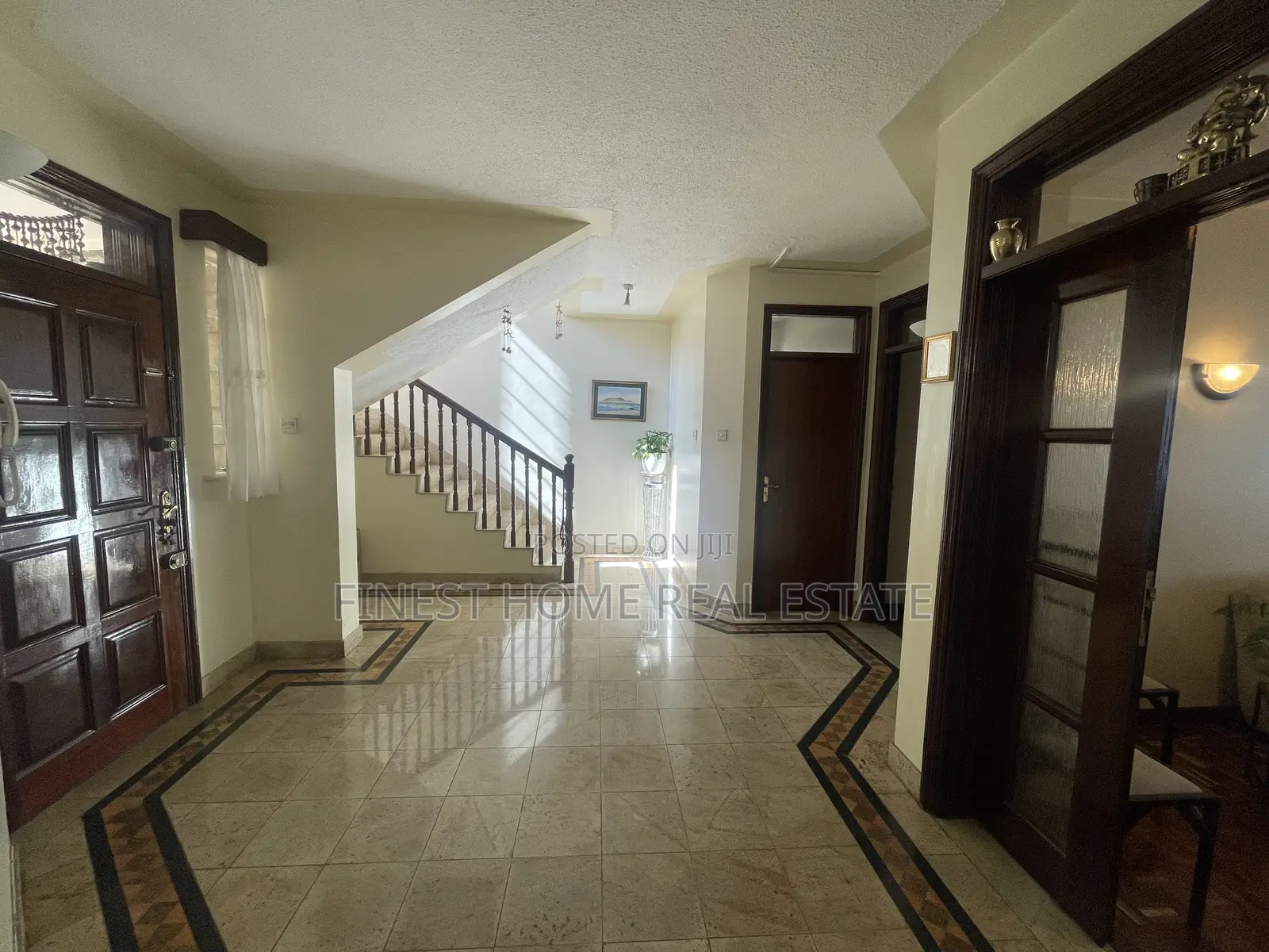 Riverside Drive, Westlands: 5-Bedroom Townhouse/Terrace Up for Sale in Riverside Drive