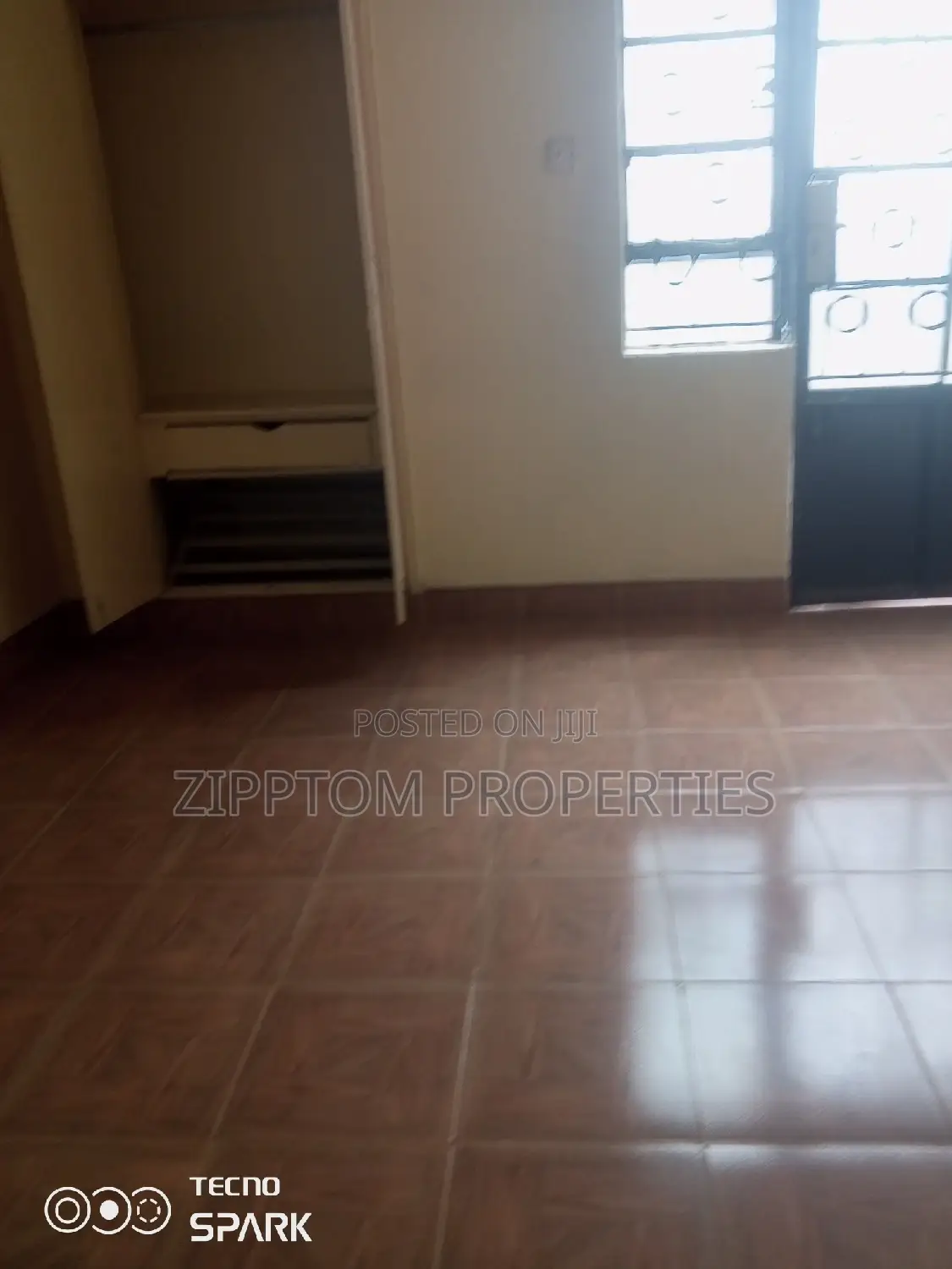 Sleek One-Bedroom Office Apartment - Ideal for Work and Living in Nairobi West