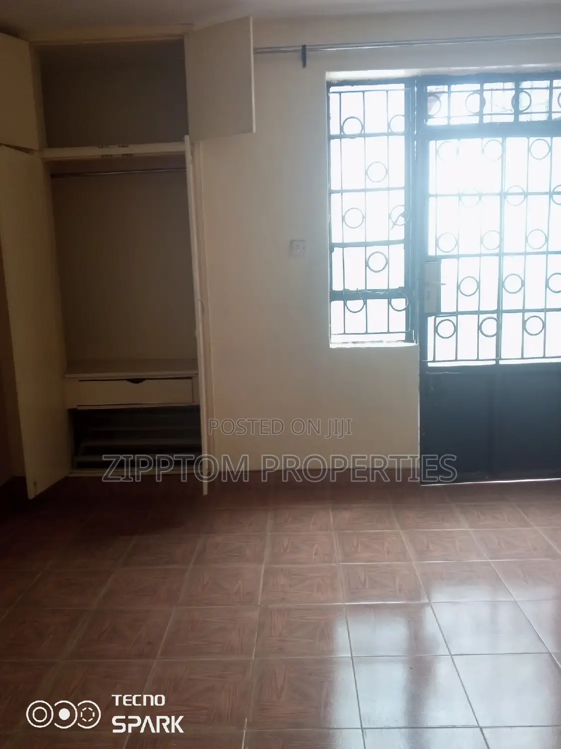Sleek One-Bedroom Office Apartment - Ideal for Work and Living in Nairobi West