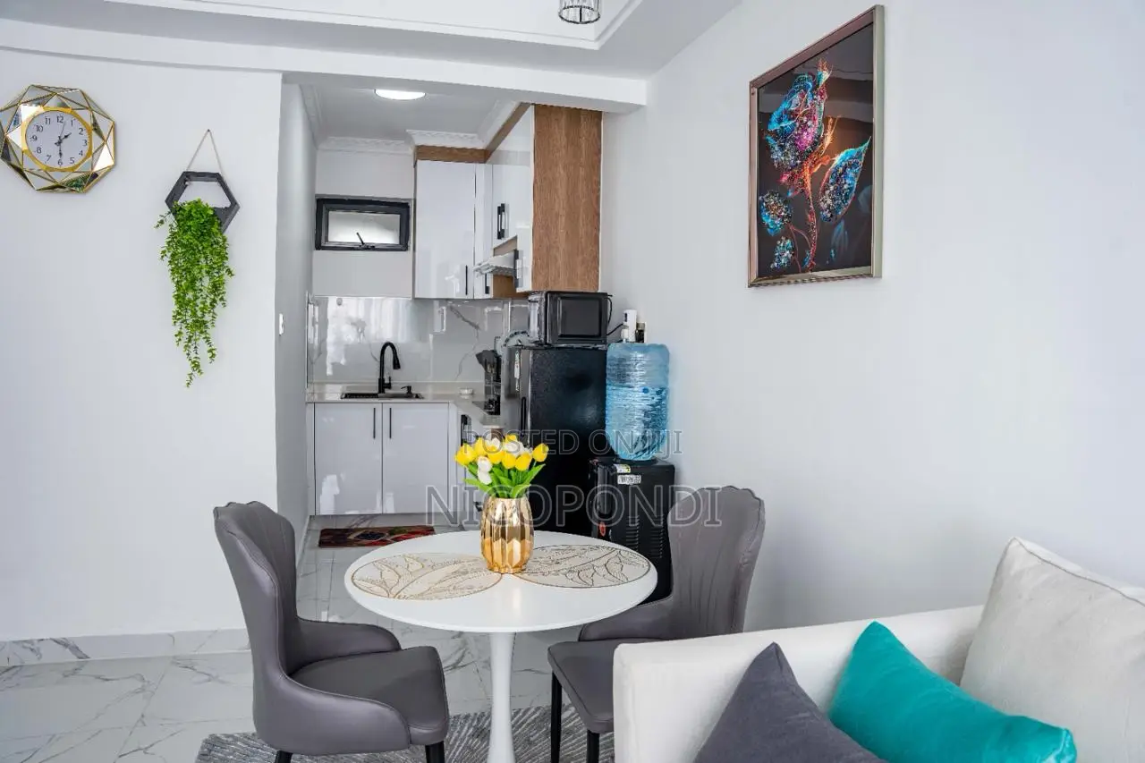 Kilimani 1-Bedroom Apartment with Furnishings for Lease in Kilimani