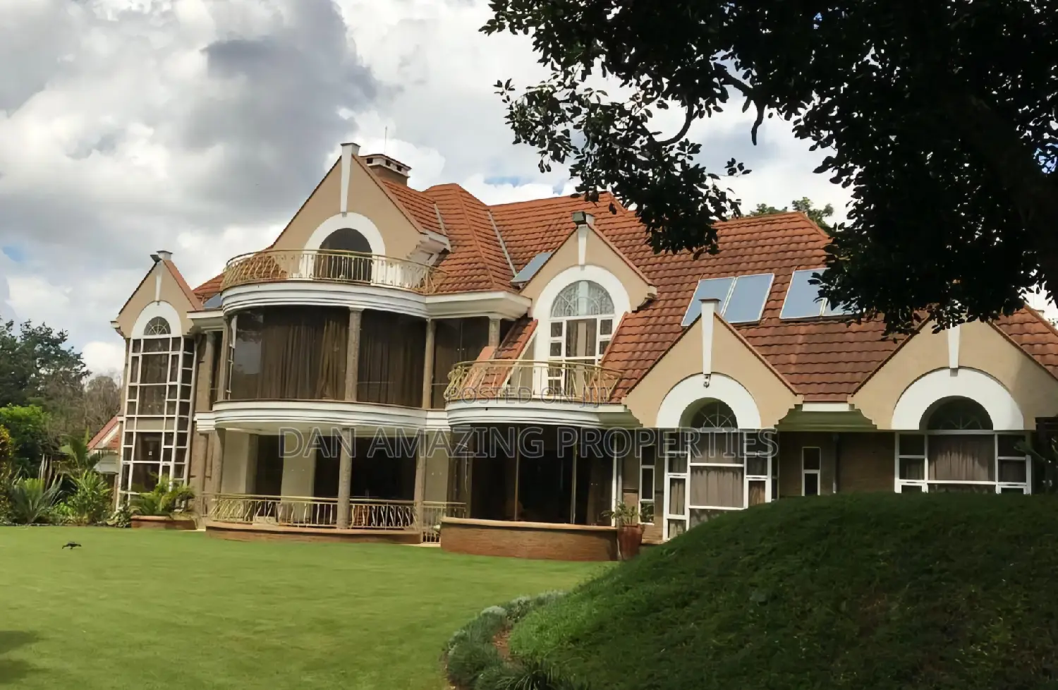 Prime 5-Bedroom Maisonette in Old Muthaiga - Ideal for Growing Families - For Sale Now! in Muthaiga