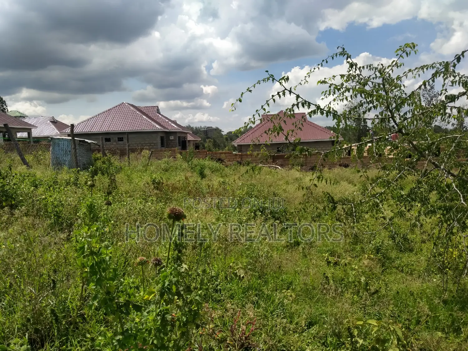 8 Acre Plot in Kahuho, Kiserian: Prime Location in Gated Estate in Kiserian