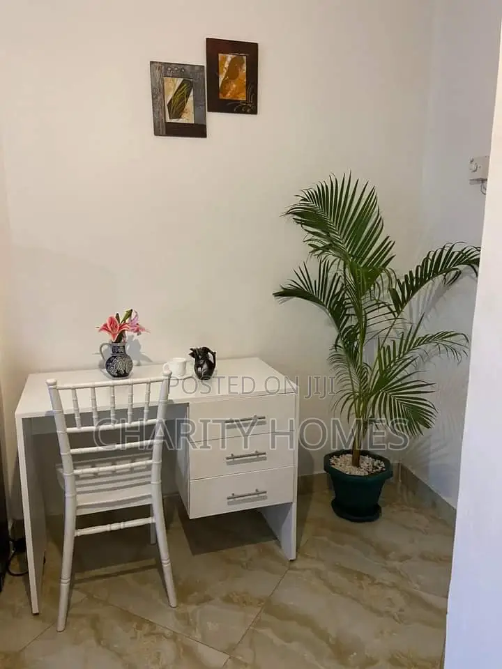 Cozy One-Bedroom Stay in South B's Papino Apartment in South B